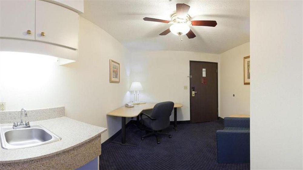 Holiday Inn Express & Suites Fayetteville University Of Arkansas Area By Ihg Bagian luar foto