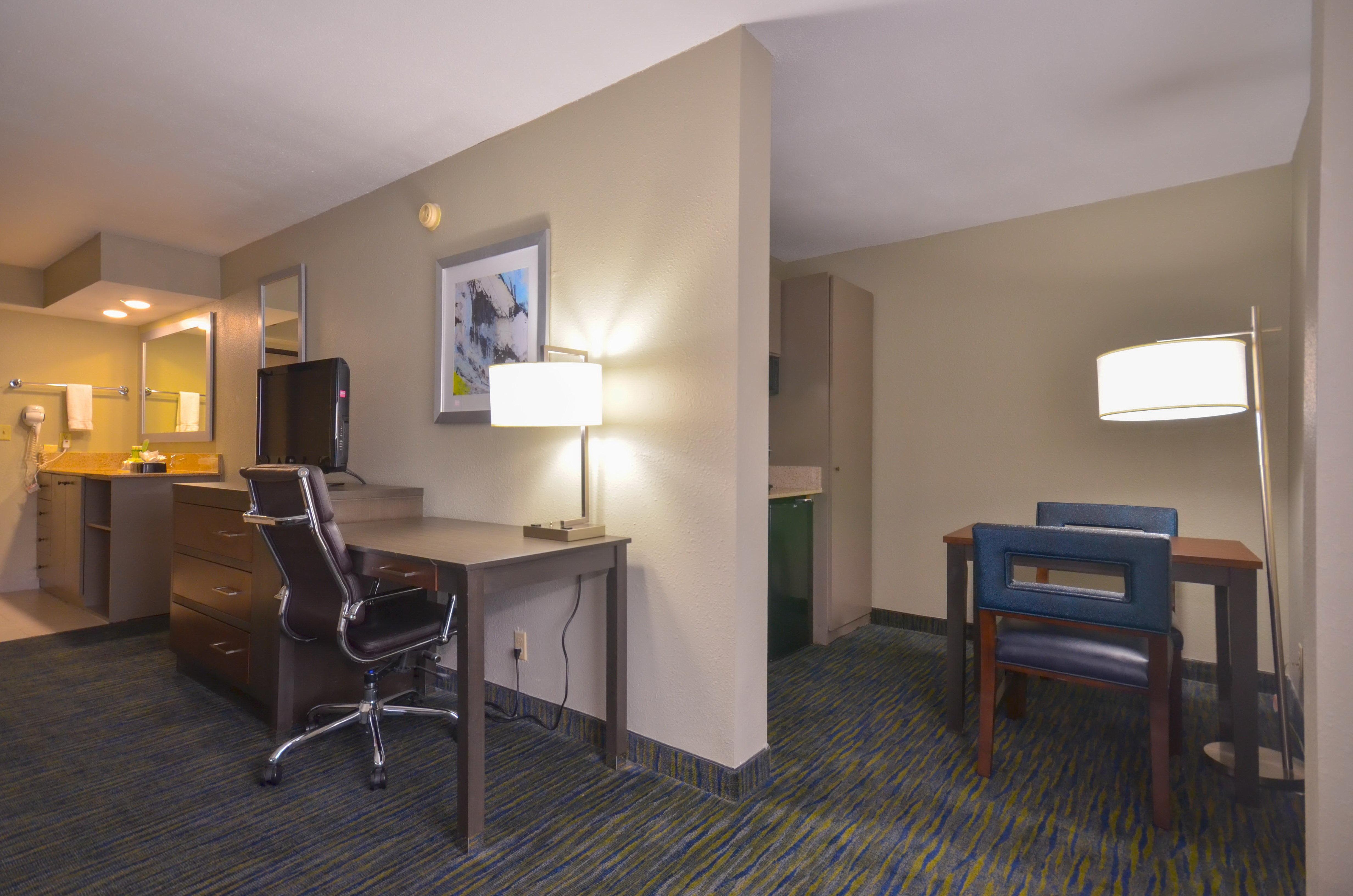 Holiday Inn Express & Suites Fayetteville University Of Arkansas Area By Ihg Bagian luar foto
