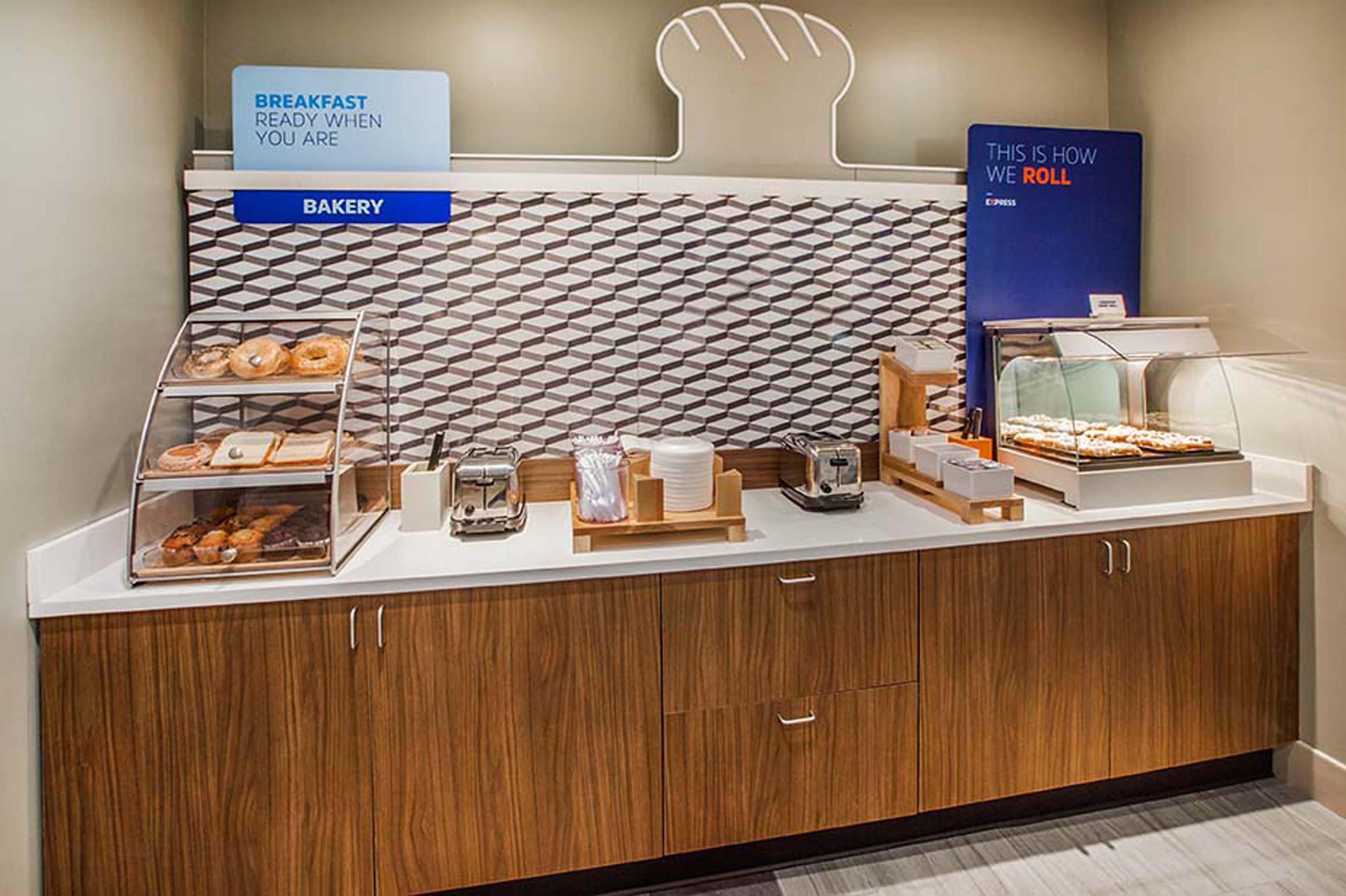 Holiday Inn Express & Suites Fayetteville University Of Arkansas Area By Ihg Bagian luar foto