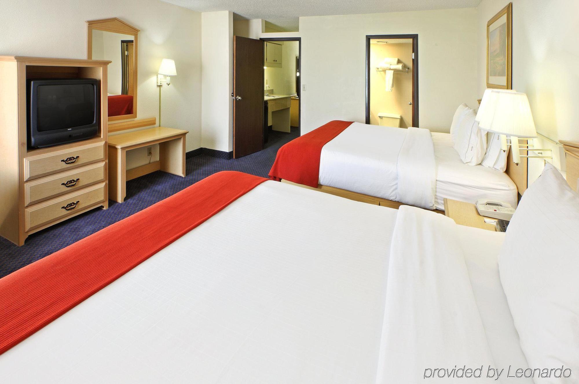 Holiday Inn Express & Suites Fayetteville University Of Arkansas Area By Ihg Ruang foto