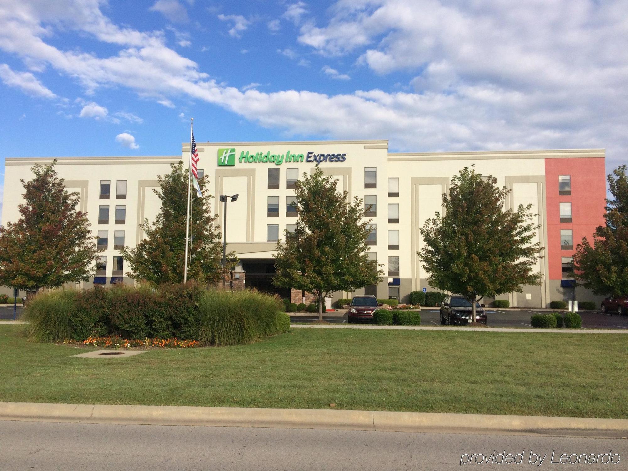 Holiday Inn Express & Suites Fayetteville University Of Arkansas Area By Ihg Bagian luar foto