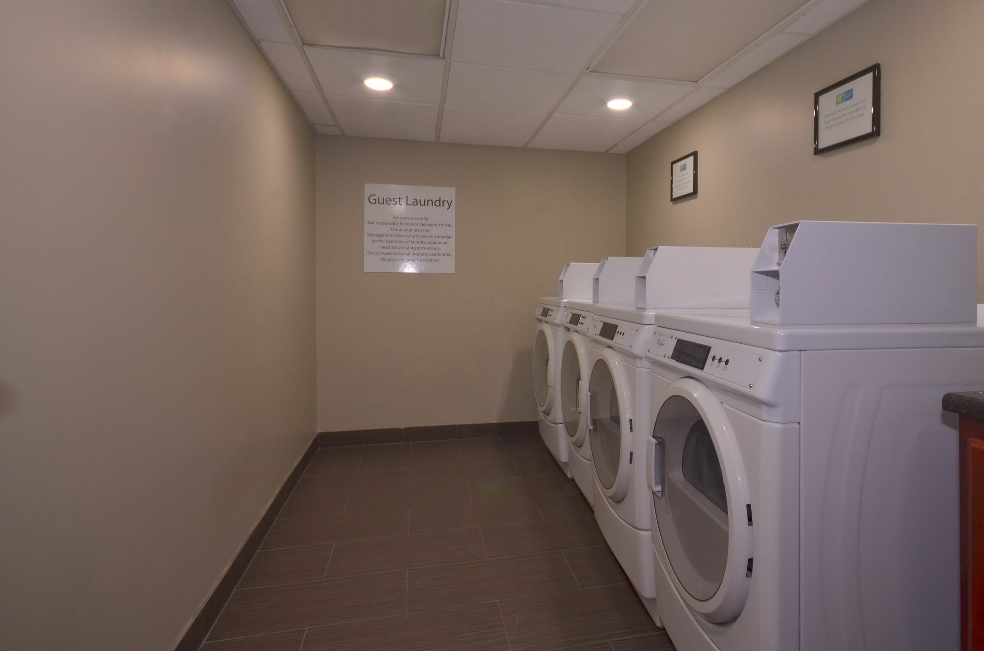 Holiday Inn Express & Suites Fayetteville University Of Arkansas Area By Ihg Bagian luar foto