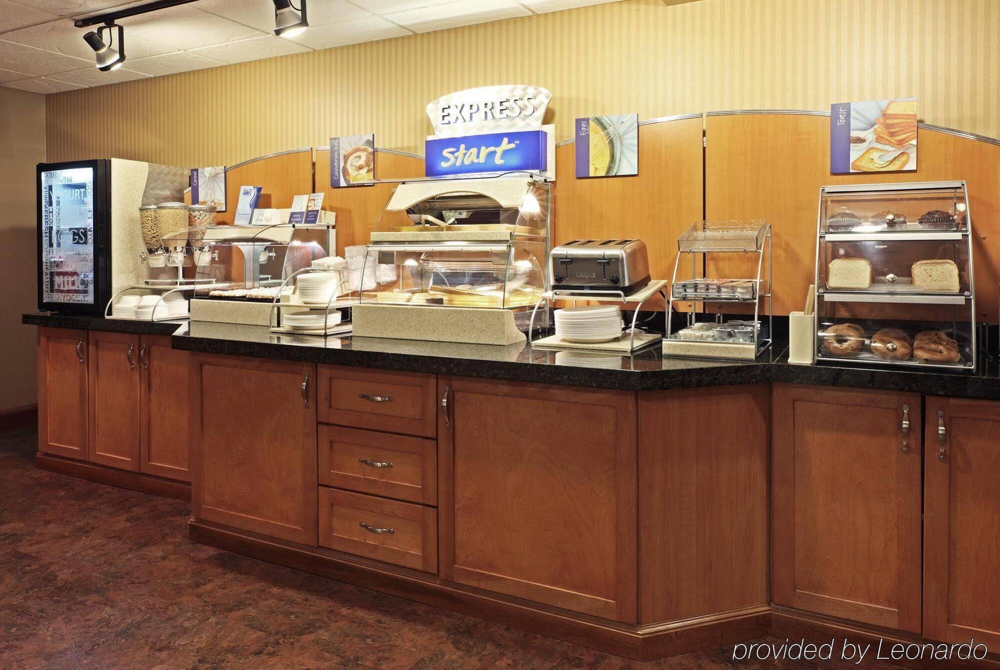 Holiday Inn Express & Suites Fayetteville University Of Arkansas Area By Ihg Bagian luar foto